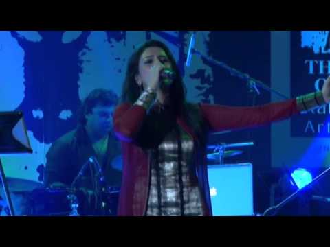 Akriti Kakar singing her song ABHI ABHI from JISM 2