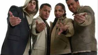 Watch Aventura Tell Me Why video