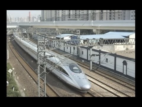 䏿µ·ã®ä¸æ½è·¯ä»è¿ãè¡ã滬寧åéé«éééã®CRH2Cã»CRH380ALãæ»¬æé«éééã®CRH380A(G7365)ã¨ã¯ãã°ãæ°çã¦ã¤ã°ã«èªæ²»åºã®ã¦ã«ã ããããã£ã¦ãã京滬ç·ã®T54(SS7E+25K)ã§ãã2012å¹´4æ2æ¥æ®å½±ã
