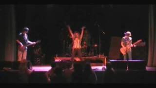Watch Diana Anaid Blaring Out video
