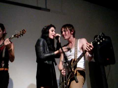 the veronicas together