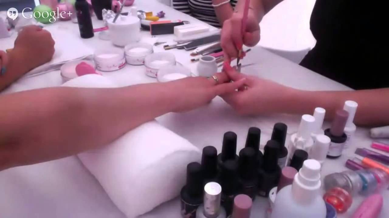 Clarissa Nails Résine FORMATION - YouTube