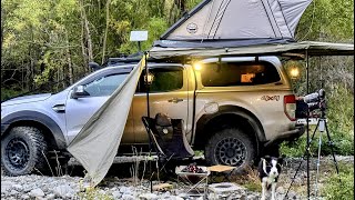Köpekle Dondurucu Soğukta Araba Kampı - Çatı Çadırı