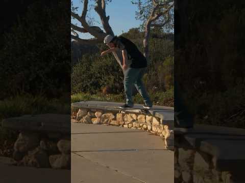 👌 Torey Pudwill Back Tail 270 Out On A Curved Ledge!