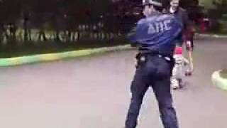 Policininkas Prikolina