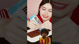 Alina Le Quita Todos Los Chocolates Amelia Y Luego Hace Un Juego De Agedres