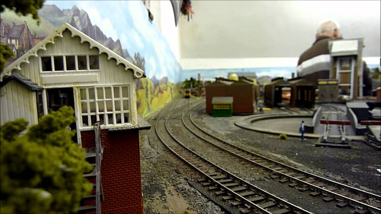 Various 'OO' Gauge Model Trains, July/August 2011. - YouTube