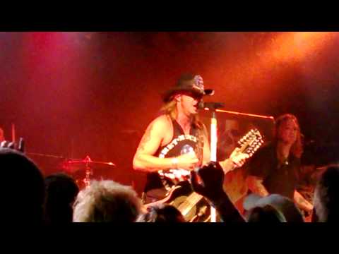 Bret Michaels in Janesville, WI. Back Bar 1162013