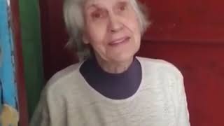YouTube video: Волонтеры по всей России помогают пожилым людям
