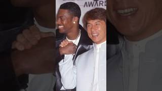 Chris Tucker, Jackie Chanle Birlikte Rol Aldığı Rush Hour 2 Çekimlerinde Telefona Cevap Veriyor