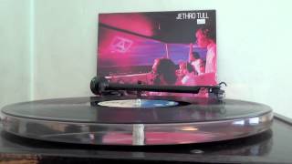 Watch Jethro Tull Batteries Not Included video