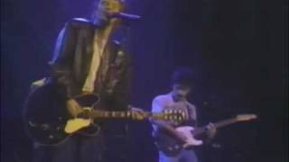 Watch Hall & Oates Diddy Doo Wop (i Hear The Voices) video