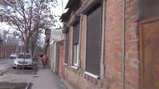Видео Кусочек Ростова-на-Дону: Кривошлыковский переулок от Андрей Мельников, Элеваторный переулок, Ростов-на-Дону, Россия