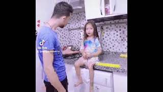 Esmanur Ve Tiktok Evde Seker Bitmiş Destek Icin Lutfen Uzun Videolarımızı Sonuna Kadar Izleyin Tskkr