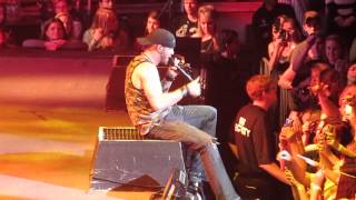 Watch Brantley Gilbert Grits video