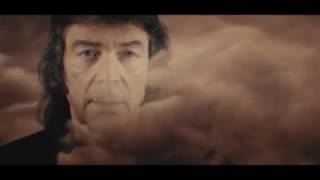 Watch Steve Hackett Behind The Smoke video