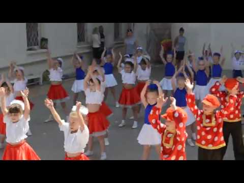 Флешмоб на новый год в детском саду Флешмоб на новый год в детском саду