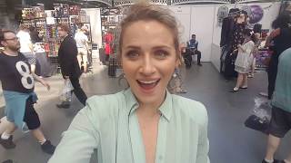 Heroes And Villains Fanfest London Shantel Vansanten Says Hello To Celebmix