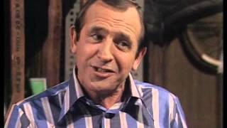 The Fall and Rise of Reginald Perrin - S02E04 - The Unusual Shop