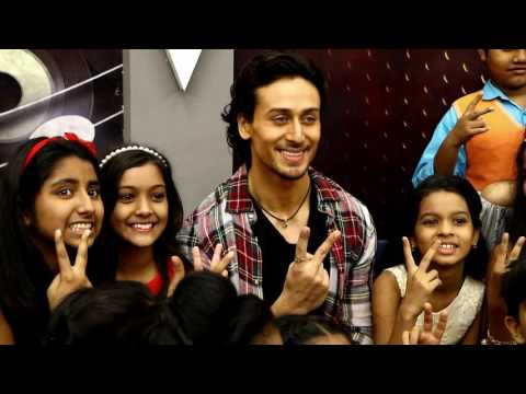 Flying Jatt Movie Promoting || Tiger Shroff || The Kids Of The Voice India Kids