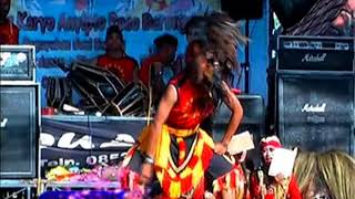 Tari Bujang ganong dengan topeng baru