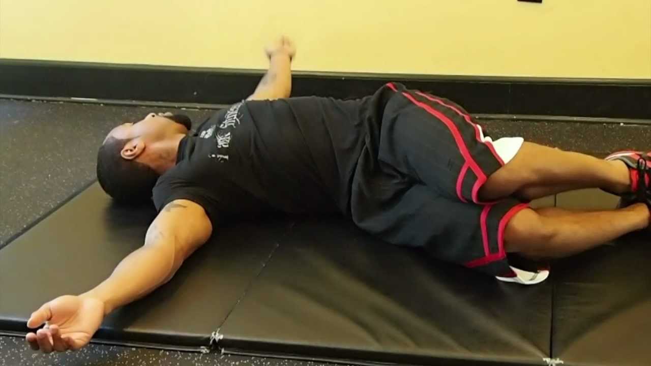 Upper Back Stretches - Side Lying Thoracic Rotation - YouTube