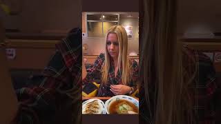 Zaida Ward Come Gyoza Y Ramen