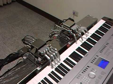 Dream wedding---played by piano robot
