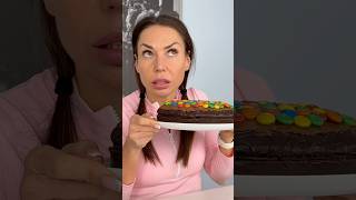 How To Secretly Cut A Cake In Half