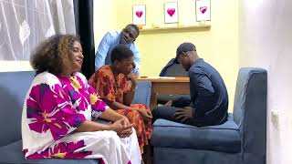 Mume Atelekeza Familia Yake Kisa Mshangazi Mwisho.