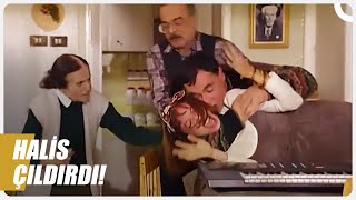 Halis, Kendini Tutamıyor Bizimkiler