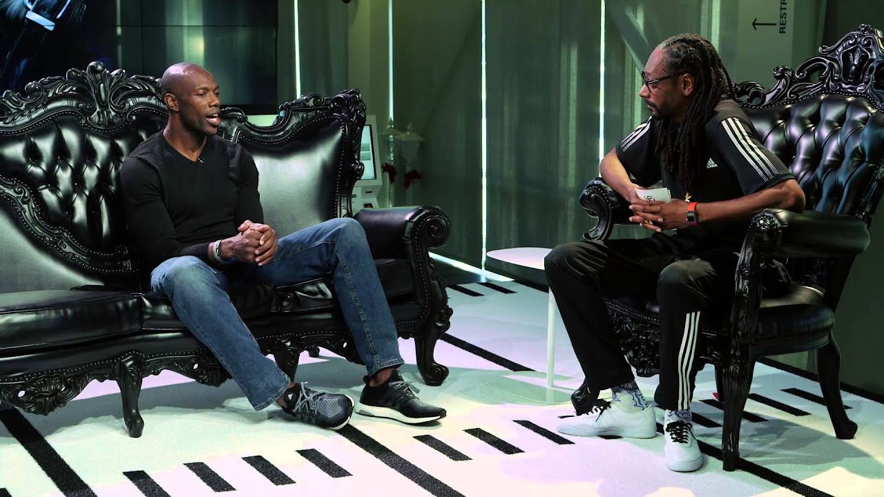Terrell Owens Sits Down With Snoop Dogg On His "Turf'd Up" Sports Show! (Episode 1)