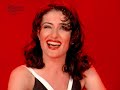 Candan Erçetin - Umrumda Değil klip izle