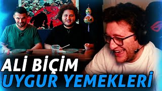 Efe Uygaç Uygur Yemekleri̇ni̇ Denedi̇k İzli̇yor