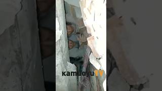 Diyarbakır Da Depremin Altında Yardım Bekleyen Insanlar