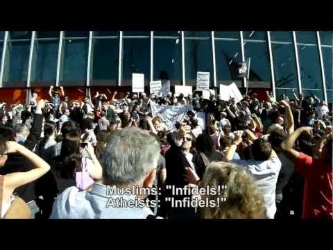 Atheists-chant-at-Muslim-protesters---2012-Atheist-Convention