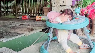 The Difficult Life Of A Single Mother And Child Every Day