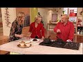 How to flambé your Christmas Pudding (Mary Berry, Antony Worrall Thompson)