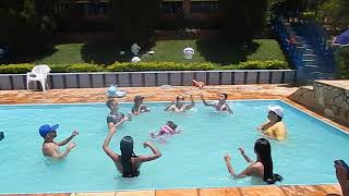 Vôlei Na Piscina