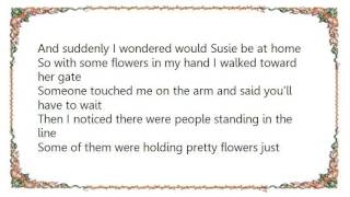 Watch George Jones Second Handed Flowers video