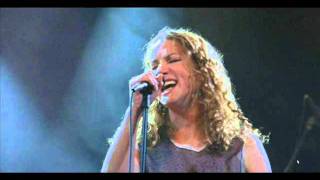 Watch Joan Osborne What Becomes Of The Brokenhearted video
