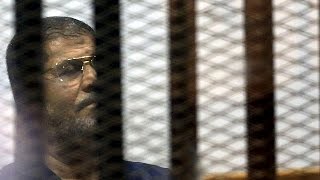 Mısır'da Mahkeme Mursi'yle Ilgili Idam Kararını Erteledi