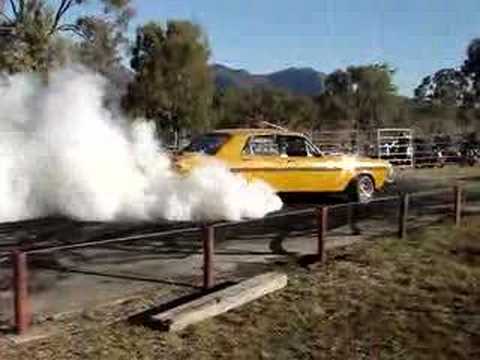 BURN OUT AUSSIE MUSCLE CAR XW GTHO FORD