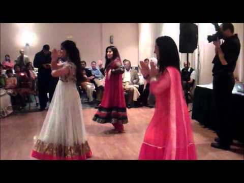 Mehndi Dances!!