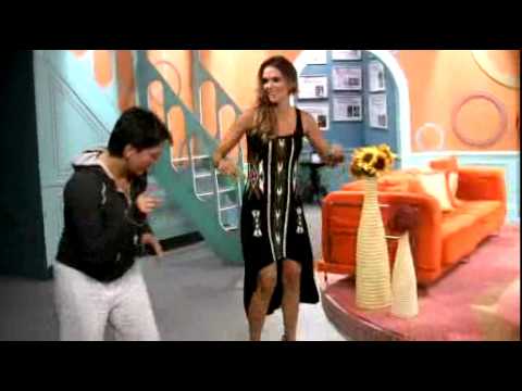 Karen Martínez bailando al ritmo de Carolina La O