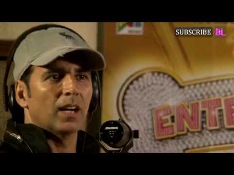 Akshay Kumar sings and records song live for Entertainment part...