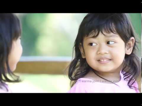Stella dan Trisha Rajin Menabung