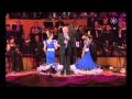 DESDE VALENCIA MANOLO ESCOBAR CON GRUPO DE CHICAS BAILANDO "LA MINIFALDA"
