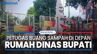 Petugas Buang Sampah Di Depan Rumah Dinas Bupati