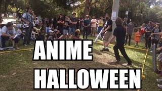 De cospobre de Neji 2.0 dando carona de bike pro Anime Halloween